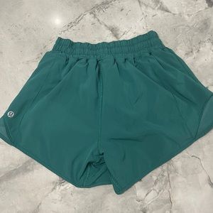 Womens Lululemon Hotty Hotty low rise 4 inches size 2 Teal Lagoon